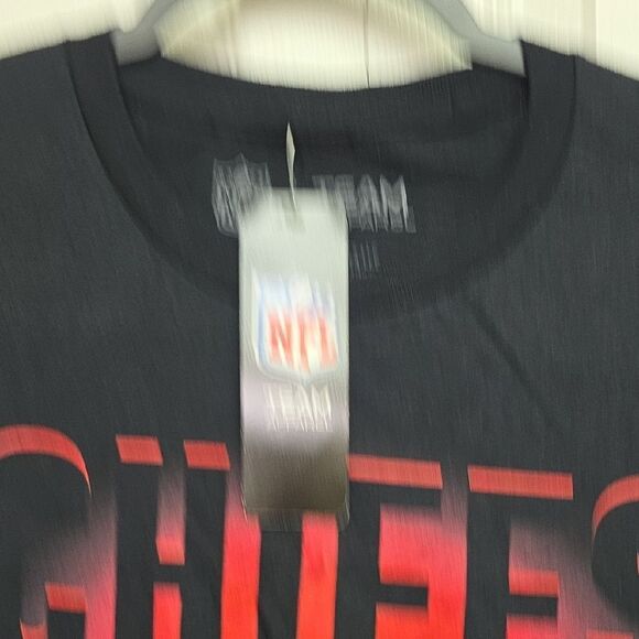 NFL Chiefs Black and Red Graphic Tee - Picture 5 of 7